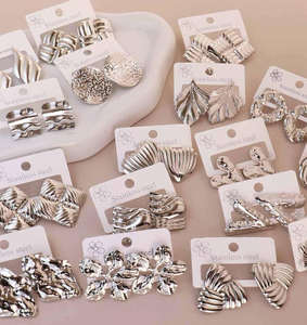 Custom Jewelry Wholesale Chunky Hypoallergenic Butterfly Flower PVD 18k Gold <strong>Earrings</strong> <strong>Stud</strong> Stainless Steel <strong>Earrings</strong> for Women - Product Image 3