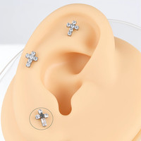 Vente en gros directe usine : Labret croix en titane ASTM F136, zircon taille poire, dos plat, plaqué or 18K vintage, pour Tragus et Conch