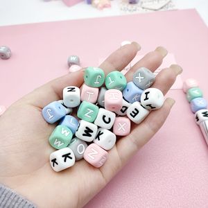 Perles de dentition en silicone souples en forme de <span class=keywords><strong>cube</strong></span> carré de 12 mm avec lettres de l'alphabet pour la fabrication de stylos, porte-clés, colliers et bijoux - Product Image 5