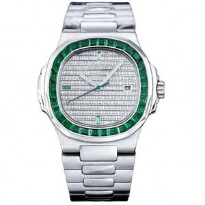 Nouvelle montre-bracelet pour homme de haute qualité, style hip-hop, boîtier en forme d'oreiller, bracelet en acier inoxydable, lunette sertie de pierres vertes, cadran entièrement serti de diamants, affichage de la date - Product Image 1