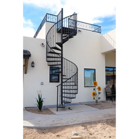 Escalier en colimaçon moderne en bois massif avec design incurvé en chêne pour usage intérieur, idéal pour villa et entrepôt