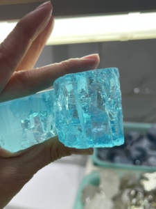 Piedra preciosa sintética de aguamarina en bruto, forma irregular, piedra suelta azul para la fabricación de joyas - Product Image 2