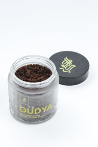 Produit phare : Encens solide Bukhoor Oudya enrichi au Oud vieilli, formule aromatique dense et concentrée, combustion lente, fumée uniforme - Product Image 2