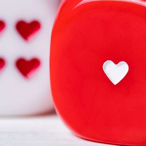Dados Acrílicos de 25 mm con 6 Caras, Corazones Blancos y Rojos, Corazón Amoroso - Product Image 2
