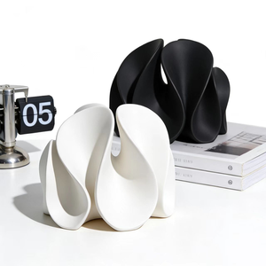 Figura Decorativa Nórdica Minimalista de Resina con Volantes, Adorno Creativo para Estante de Oficina, Decoración Suave para el Hogar - Product Image 2