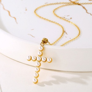 Collar con Colgante de Cruz de Acero Inoxidable Chapado en Oro de 18k, con Perlas y Circonitas, Sin Decoloración, Regalos Cristianos, Artículos Religiosos para Mujer - Product Image 3