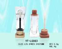 Nouveaux contenants d'emballage cosmétiques uniques en plastique de haute qualité de 4ml Tubes de brillant à lèvres avec logo personnalisé