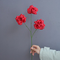 Roses artificielles à 3 têtes par tige, vente en gros, roses artificielles multicolores en vrac pour la décoration des centres de table et des arches de mariage