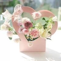 Panier à fleurs en forme de cœur avec estampage doré, boîte d'emballage pour roses, sacs cadeaux vides pour bouquets de fleurs avec poignée