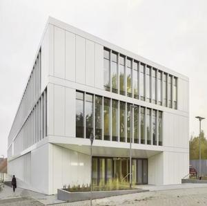 Edificio de Almacén con Estructura de Acero de Gran Envergadura con Sistema de Energía Solar - Product Image 3