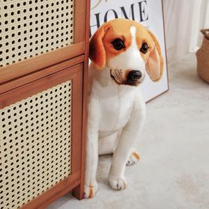 Peluche chien <span class=keywords><strong>Beagle</strong></span> super douce avec détails brodés, jouet en peluche réaliste avec rembourrage en coton PP pour soulager le stress - Product Image 6