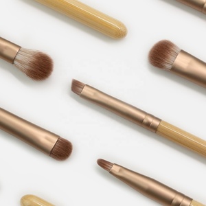 Ensemble professionnel de 5 pinceaux de maquillage des yeux à manche en bambou écologique avec logo personnalisé pour eye-liner et <span class=keywords><strong>mascara</strong></span> - Product Image 5