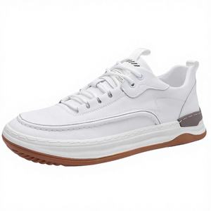 Nouveaux modèles de mocassins décontractés en cuir véritable, durables, à lacets, classiques, faits à la main, avec doublure en mesh et semelle intérieure en EVA, chaussures de printemps pour hommes - Product Image 3