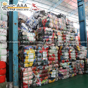 KungFu KingAAA Africa Market: Balle di Abbigliamento Usato, Lotti Misti di Seconda Mano, <span class=keywords><strong>Capi</strong></span> Compressi, Stili Popolari, Peso Pesante, Vendita all'Ingrosso - Product Image 4