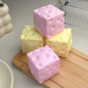 Nuevo Juguete Sensorial Antiestrés de PU de Alta Calidad con Sonido de Queso, Bloque de Relleno Crujiente de Ascenso Lento, Unisex - Product Image 4