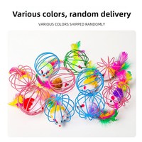 Jouet sphérique pour chat en fer forgé avec rat en peluche et plumes multicolores, pour le soulagement du stress, le nettoyage des dents et l'exercice des chatons