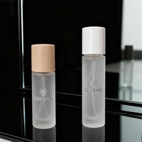 Mattweiße 10ml 15ml Runde Glas-Mini-Parfümflasche mit Farbigen Verschlüssen