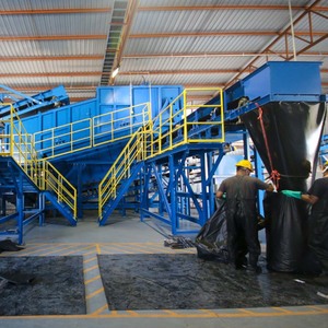 Máquina de reciclaje de plástico de alta capacidad/línea de clasificación de residuos sólidos municipales/máquina de reciclaje de botellas de PET - Product Image 1