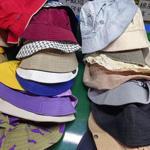 PJ03 Cappelli Invernali Usati di Marche Miste, <span class=keywords><strong>Abbigliamento</strong></span> di Seconda Mano all'Ingrosso, Cappelli di Alta Qualità per Uomo e Donna - Product Image 5