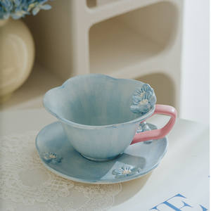 Ensemble tasse et soucoupe à café de style coréen simple, tasse à poignée peinte à la main et embossée - Product Image 2