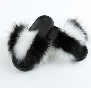 2021 logo personnalisé maison hiver toboggan mode maison concepteur <span class=keywords><strong>fourrure</strong></span> pantoufles faux moelleux <span class=keywords><strong>fausse</strong></span> <span class=keywords><strong>fourrure</strong></span> de renard diapositives pour les femmes - Product Image 2