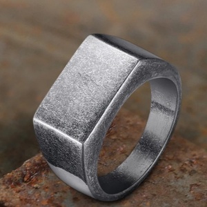 Anillos de banda abombados de acero inoxidable negro con oro de 18K, acabado pulido brillante y mate tipo espejo, para hombre, estilo vintage plateado punk, al por mayor - Product Image 5