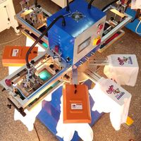 Máquina de Serigrafía de Tres Colores para Imprimir Camisetas/Bolsas/Prendas