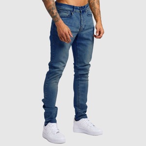 E0105TA07 Jeans negros lavados estilo personalizado de <span class=keywords><strong>la</strong></span> <span class=keywords><strong>calle</strong></span> alta de gran tamaño para los hombres - Product Image 1
