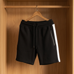 <span class=keywords><strong>Bermuda</strong></span> da <span class=keywords><strong>Uomo</strong></span> in Cotone Nero con Striscia Laterale Bianca e Coulisse in Vita, Abbigliamento Casual - Product Image 2