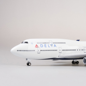 โมเดลเครื่องบินเรซิ่นแอร์บัส <span class=keywords><strong>A330</strong></span>-<span class=keywords><strong>300</strong></span> ของเดลต้าแอร์ไลน์ส์ ขนาด 1/135 ยาว 47 ซม. พร้อมไฟ LED และล้อลงจอด - Product Image 4