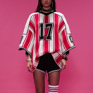 Ropa Deportiva Vintage Personalizable para Mujer, Top de Fútbol Estilo Urbano, Jersey de Punto Vintage Personalizado y Camisetas de Fútbol - Product Image 3
