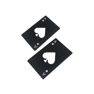 Apribottiglie Multifunzione in Metallo a Forma di Carte da Gioco Economici in Ghisa - Product Image 3