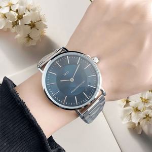 Reloj de Lujo para Hombre con Movimiento de Cuarzo, Caja de Aleación de 40 mm, Esfera con Diseño de Dibujos Animados, Correa de Cocodrilo/Silicona - Product Image 3