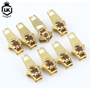 Lanke #<span class=keywords><strong>4</strong></span> #<span class=keywords><strong>4</strong></span>.5 #5 Brass mùa xuân khóa dây kéo thanh trượt bán khóa kim loại thép không gỉ Dây Kéo YG mùa xuân khóa Thanh trượt cho denim jeans - Product Image 3