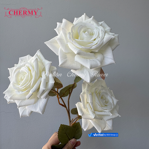 Dalian Chermy Haute Qualité 3 Têtes Rose Fleur <span class=keywords><strong>De</strong></span> Soie <span class=keywords><strong>Ivoire</strong></span> Blanc Rose <span class=keywords><strong>Bouquet</strong></span> Pour Mariage - Product Image 4