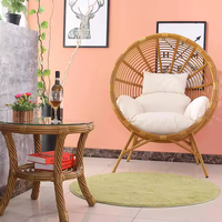 Échantillon gratuit Chaise balançoire en osier suspendue en forme d'oeuf pour l'intérieur moderne Meubles de jardin en rotin en métal Balançoire extérieure pour le patio