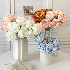 Flores Artificiales Royal Rose, Ramo de Boda de Seda de Alta Simulación con 7 Cabezas, Decoración para el Hogar - Product Image 5