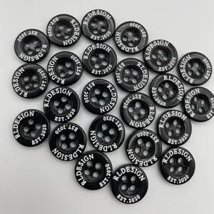 12MM 15MM 18MM 20MM 23MM 25MM 28MM 30MM简单设计黑色圆形4孔厚树脂缝制纽扣衬衫纽扣