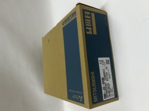 100% ใหม่และเป็นของแท้ AC Servo Amplifier MELSERVO-J4 ซีรีส์ MR-J4-100B - Product Image 1