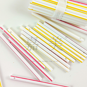 Bâtonnets en plastique PP colorés avec un trou ou deux trous pour emballage de bonbons, bâtonnets ronds jetables pour sucettes 70mm 80mm 90mm - Product Image 5
