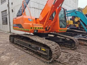 Excavadora Anfibia Usada Doosan DH150LC-7 Original en Buen Estado, en Venta en China - Product Image 2