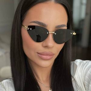 S099 Lunettes de soleil vintage sans monture en métal, style œil de chat, UV400, triangle, pour femme, verres roses tendance, lunettes de soleil de créateur - Product Image 2