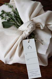 Etiqueta colgante personalizada con logotipo propio para ropa, con ojal - Product Image 6