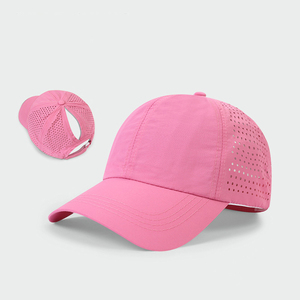 Casquette de sport unisexe en coton recyclé, style trucker, 5 panneaux, réglable, avec motif dessin animé vintage vieilli, style pakistanais, avec poche de rangement sur le devant - Product Image 1