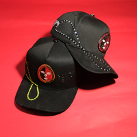 Nueva Gorra de Béisbol de 5 Paneles con Bordado Personalizado, Visera de Gamuza, Parche Metálico con Diseño de Cadena y Pedrería