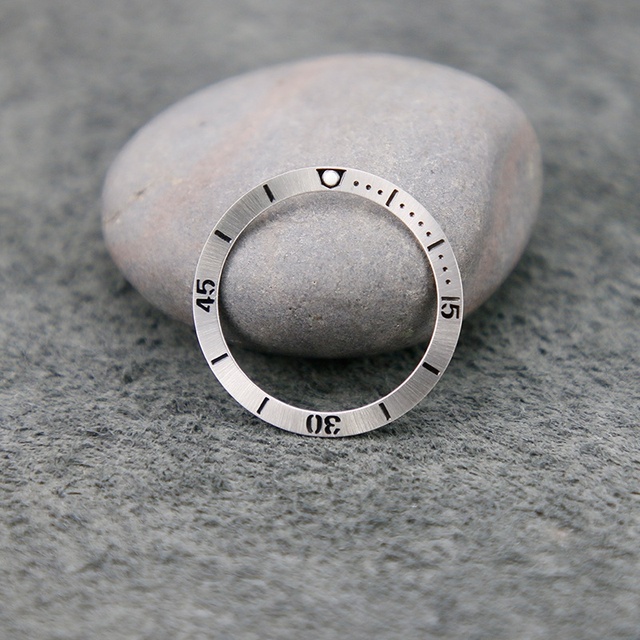 33.7mm SKX013 316L Stainless Steel Flat Bezel Insert with 12H Luminous PIP Watch Parts