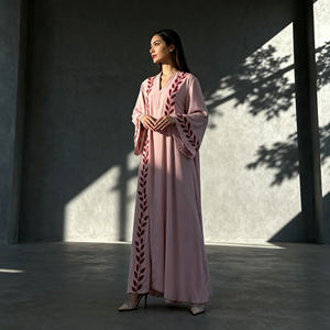 Abaya personnalisée en polyester brodé de luxe pour femmes musulmanes, robe élégante pour occasions spéciales, vente en gros - Product Image 2