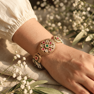 Bracelet à breloques traditionnel en laiton plaqué or pour femme, bijoux ethniques de style temple, chaîne florale Kundan de créateur, cadeau - Product Image 3