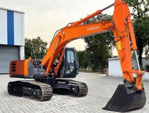 รถขุดตีนตะขาบขนาด 21 ตัน ZX220LC กำลังสูง 125 กิโลวัตต์ ประสิทธิภาพเยี่ยม ราคาสุดคุ้ม ประหยัดน้ำมัน  ลดราคาพิเศษ - Product Image 1