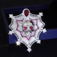 Nouveauté HipHop crâne glacé 925 argent sterling gravé sur le thème d'Halloween moissanite pierre précieuse pendentif boucle d'oreille ensemble de bijoux